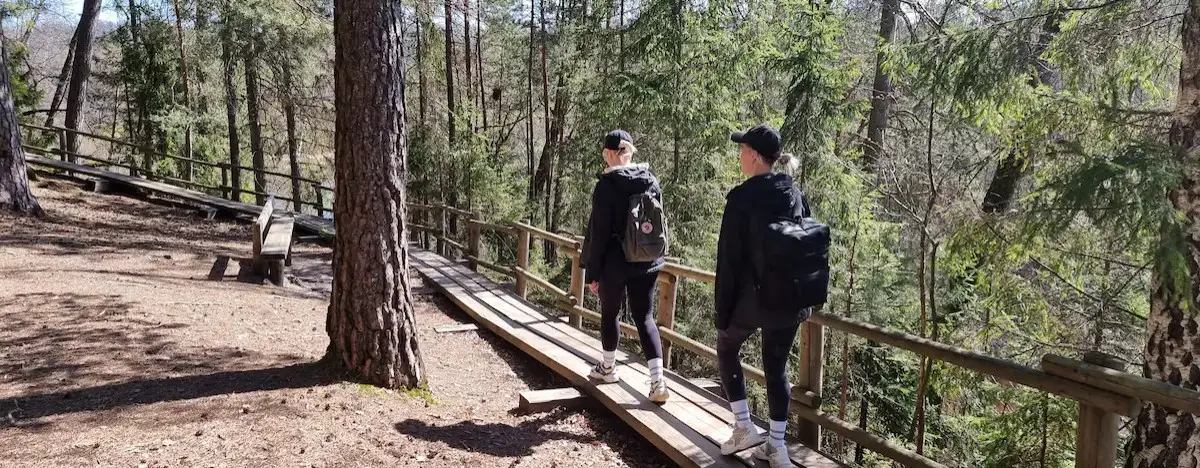 Letonya’da Ne Kadar Harcanır? Ortalama Tur ve Günlük Maliyetler