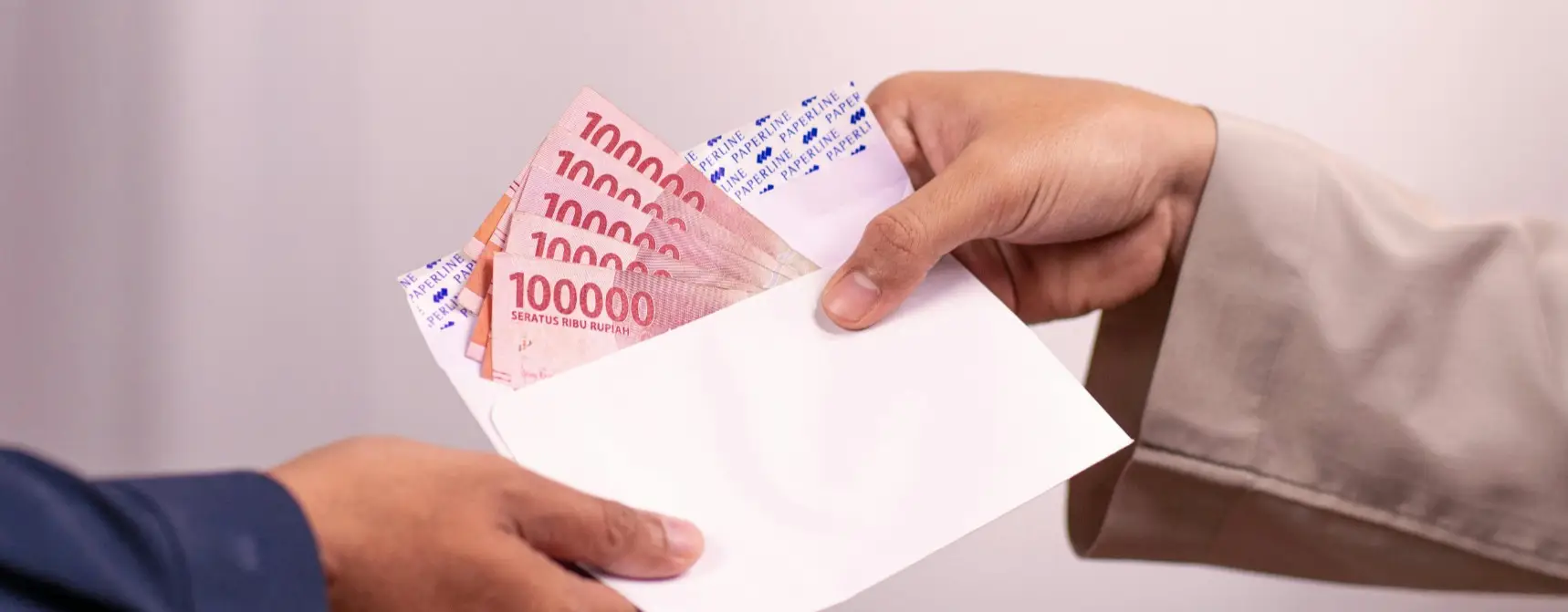 İngiltere Para Birimi, Döviz Bozdurma ve Kredi Kartı Kullanımı