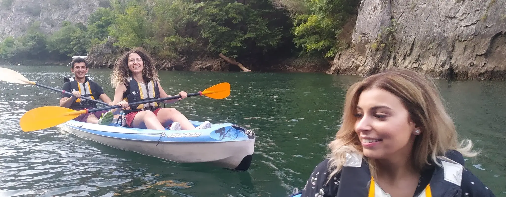 Matka Kanyonu Rehberi: Tekne Turu, Mağaralar ve Doğa Yürüyüşleri