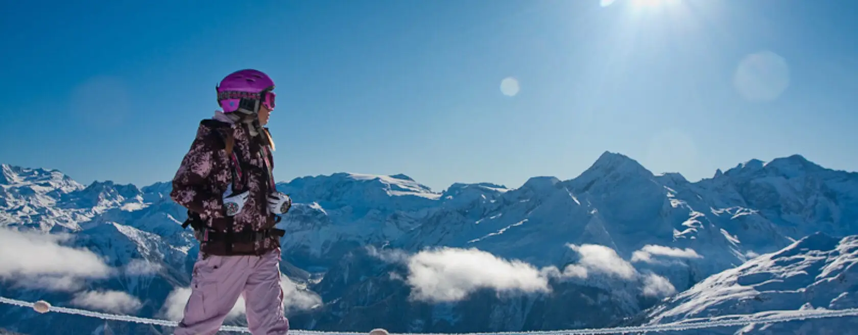 Kazakistan Kış Atmosferi: Karla Kaplı Dağlar, Kayak Merkezleri ve Şehir Işıkları