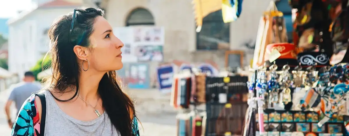 Bosna’da Alışveriş Rehberi: Bakır İşlemeleri, Ahşap Süsler, Kahve Setleri