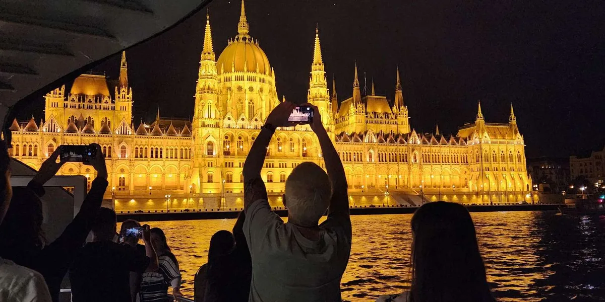 Budapeşte Tatili İçin Neden Tur Tercih Edilmeli?