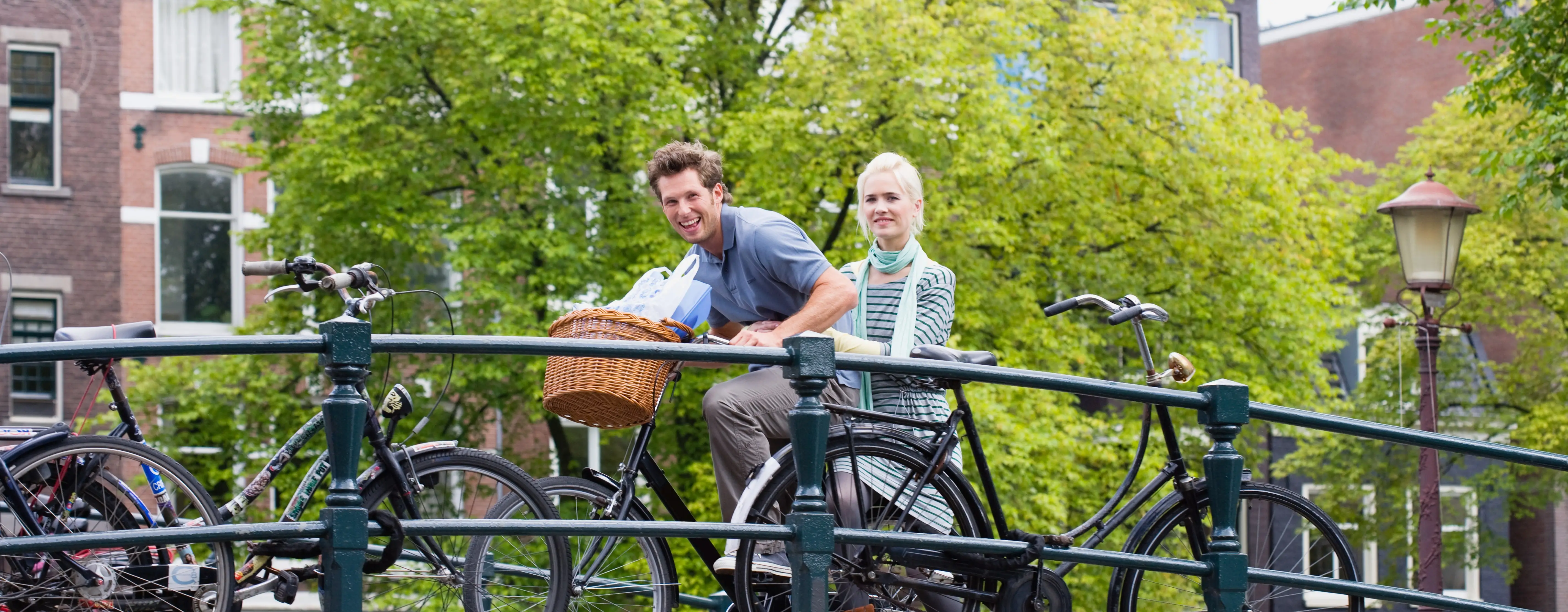 Hollanda Turları 2026: En Popüler Rotalar ve Fiyat Karşılaştırması