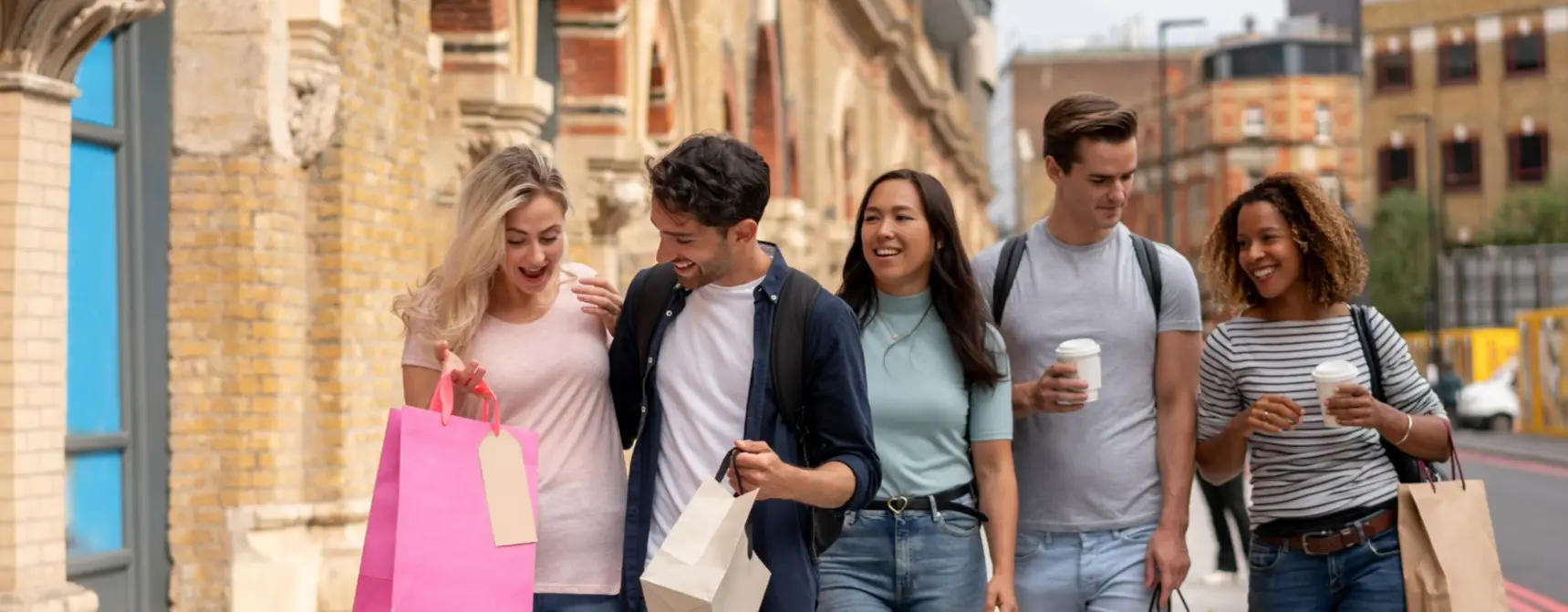 İngiltere’de Öğrenci Bütçesine Uygun Alışveriş Noktaları