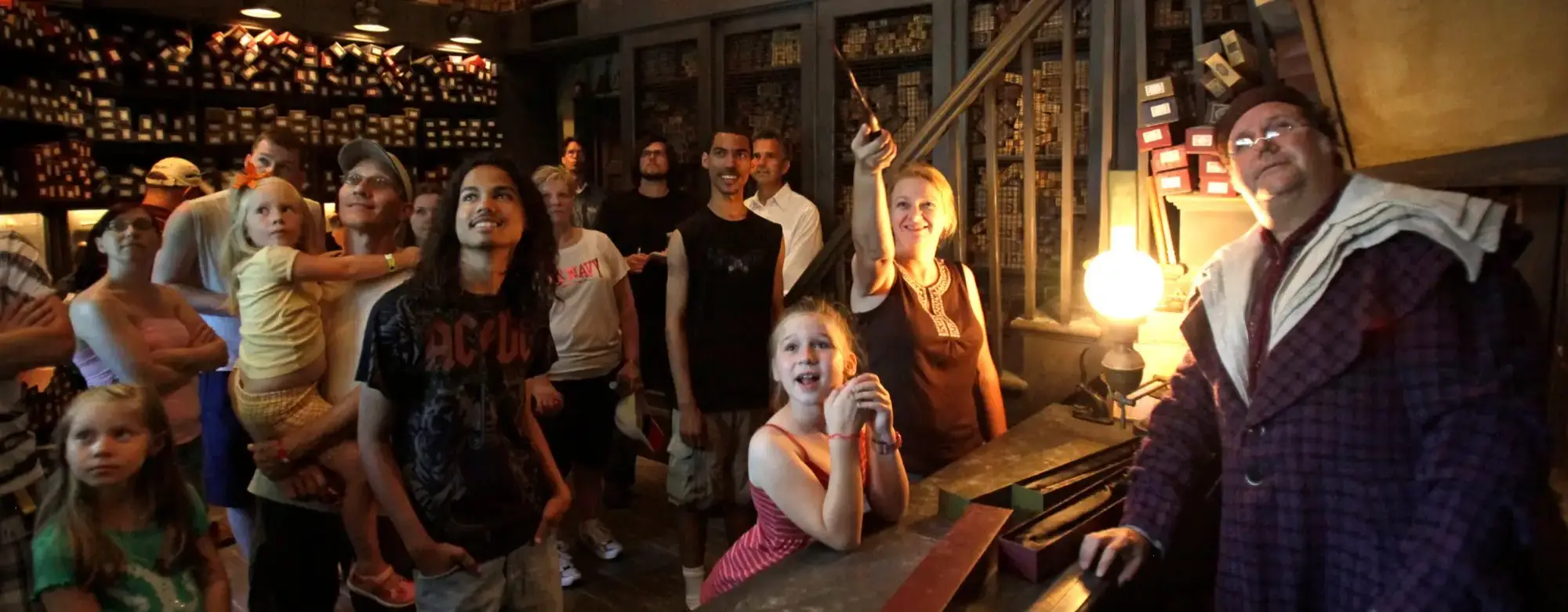 Londra’da Harry Potter Temalı Kafeler ve Hediyelik Mağazalar