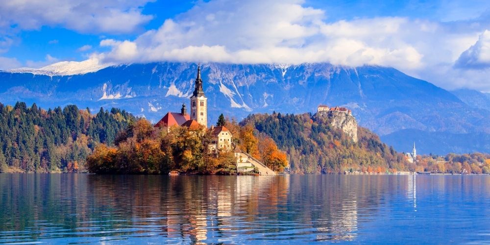 Zümrüt Yeşili Doğasıyla Slovenya’nın Bled Gölü Gezi Rehberi