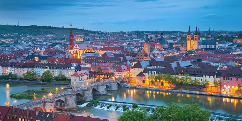 Romantik Yolun Etkileyici Başlangıç Noktası Würzburg Gezi Rehberi