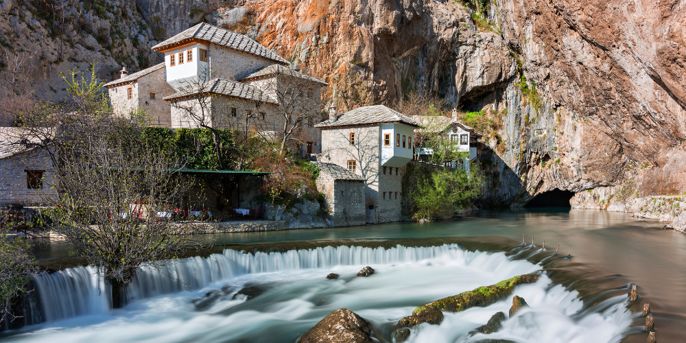 Tarihi Dokusu Ve Doğasıyla Büyüleyen Blagaj Gezi Rehberi