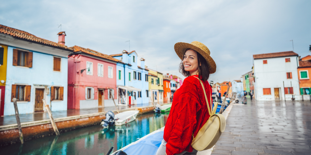 Yurtdışı Seyahatine Tek Başına Katılmak Avantajlı Mı?