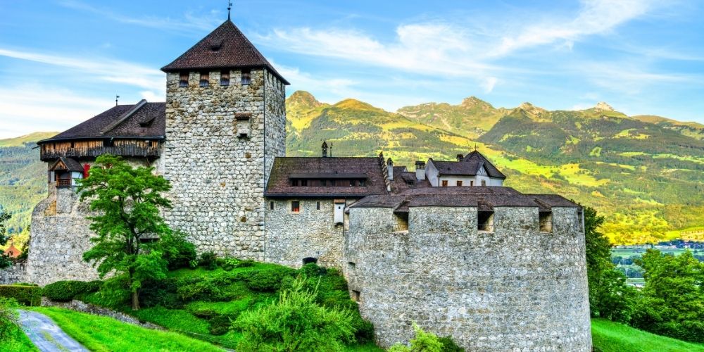 Orta Avrupa’nın En Küçük Şehirlerinden Vaduz Gezi Rehberi