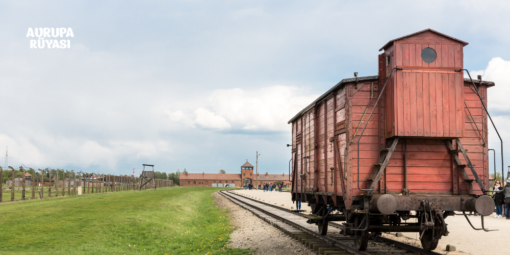 Auschwitz Nazi Toplama Kampı Gezi Rehberi