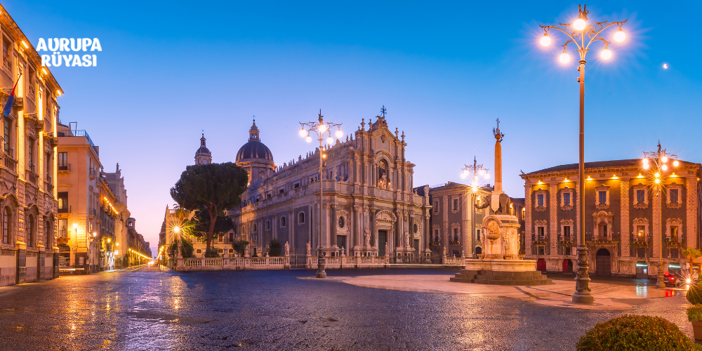 Etna Yanardağı Gölgesindeki Sicilya Şehri: Katanya Gezi Rehberi